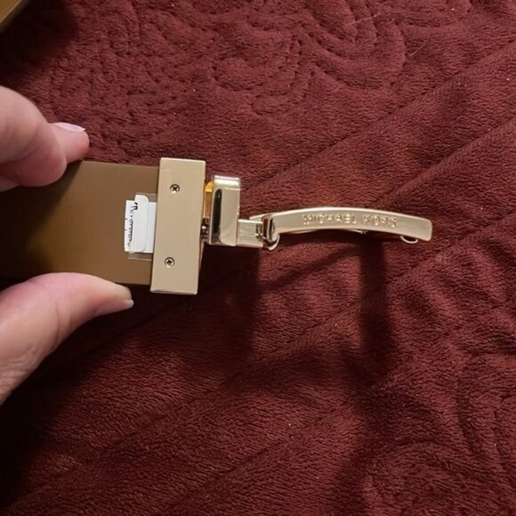 NWOT Michael Kors Signature‎ Leather MK Gray, then Brown Reverseable Belt 36” - Picture 10 of 13